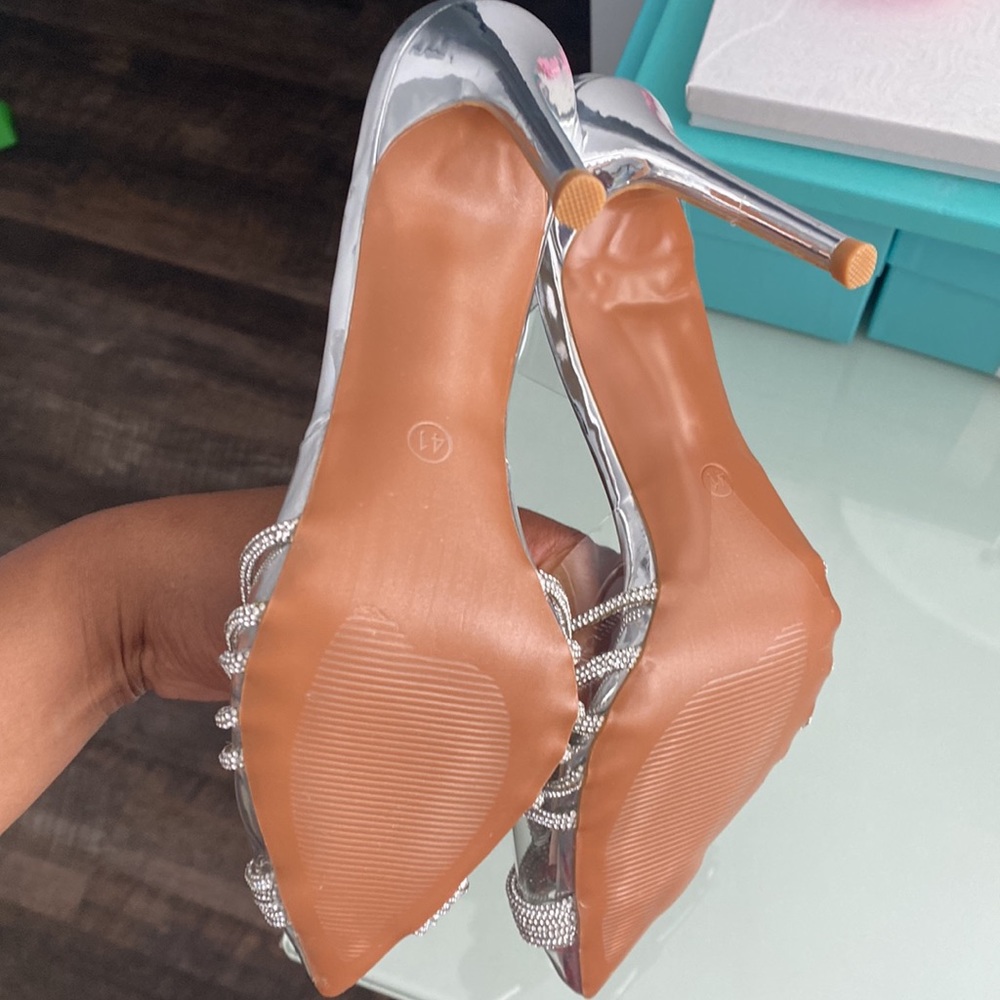 Shoes - Picture 2 of 3